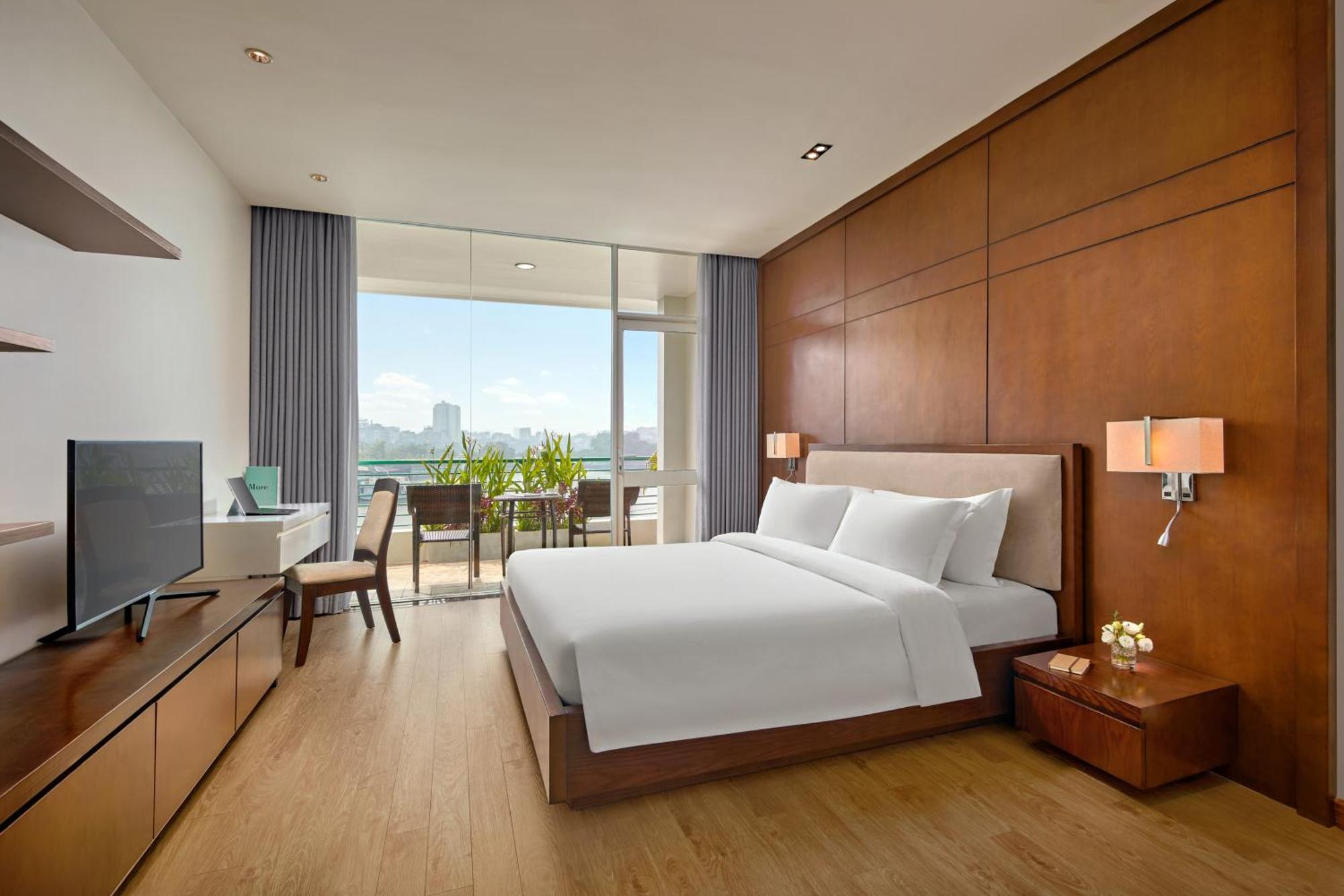The Club & Residences Отель Ханой