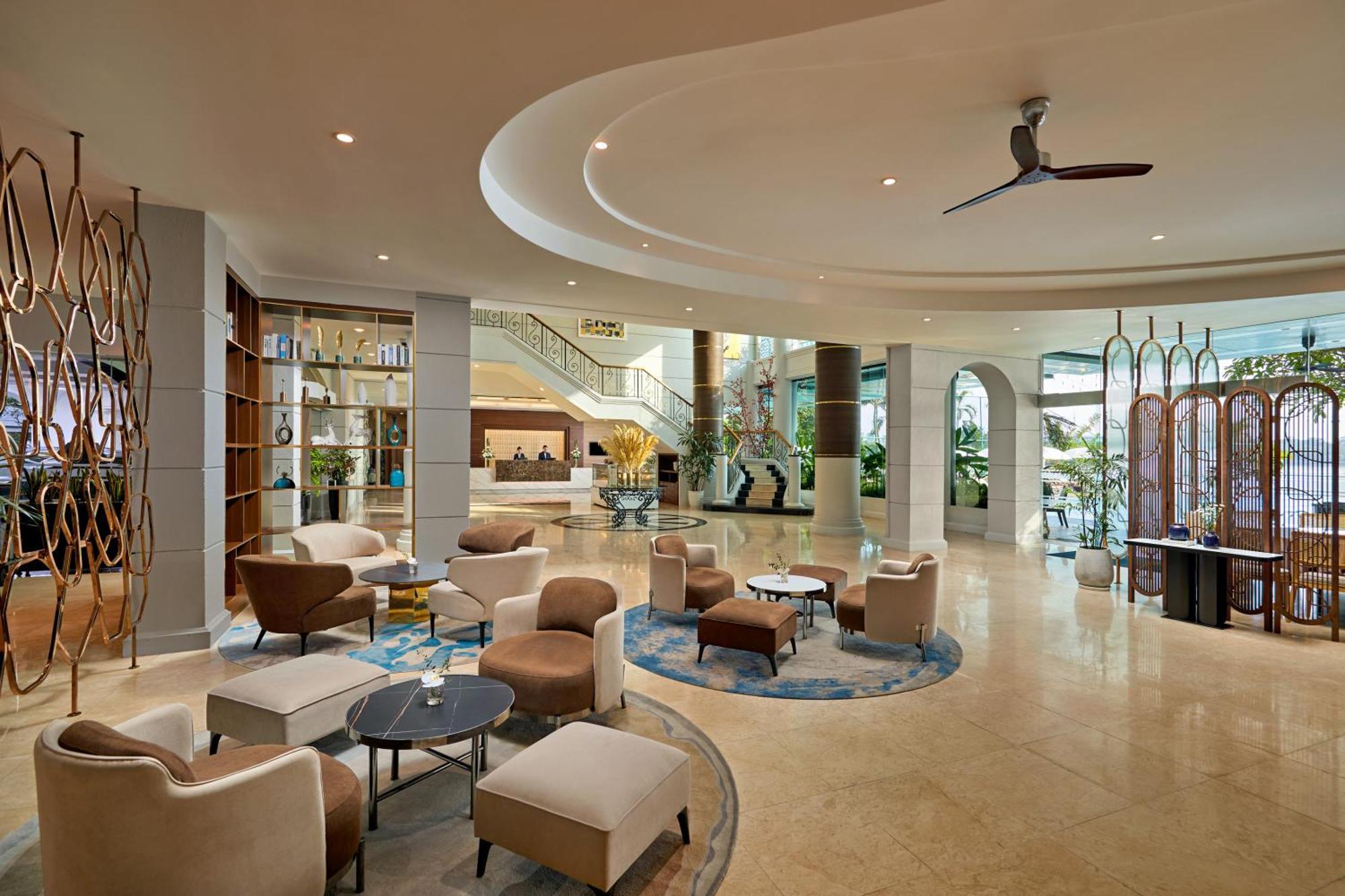 Отель The Club & Residences
