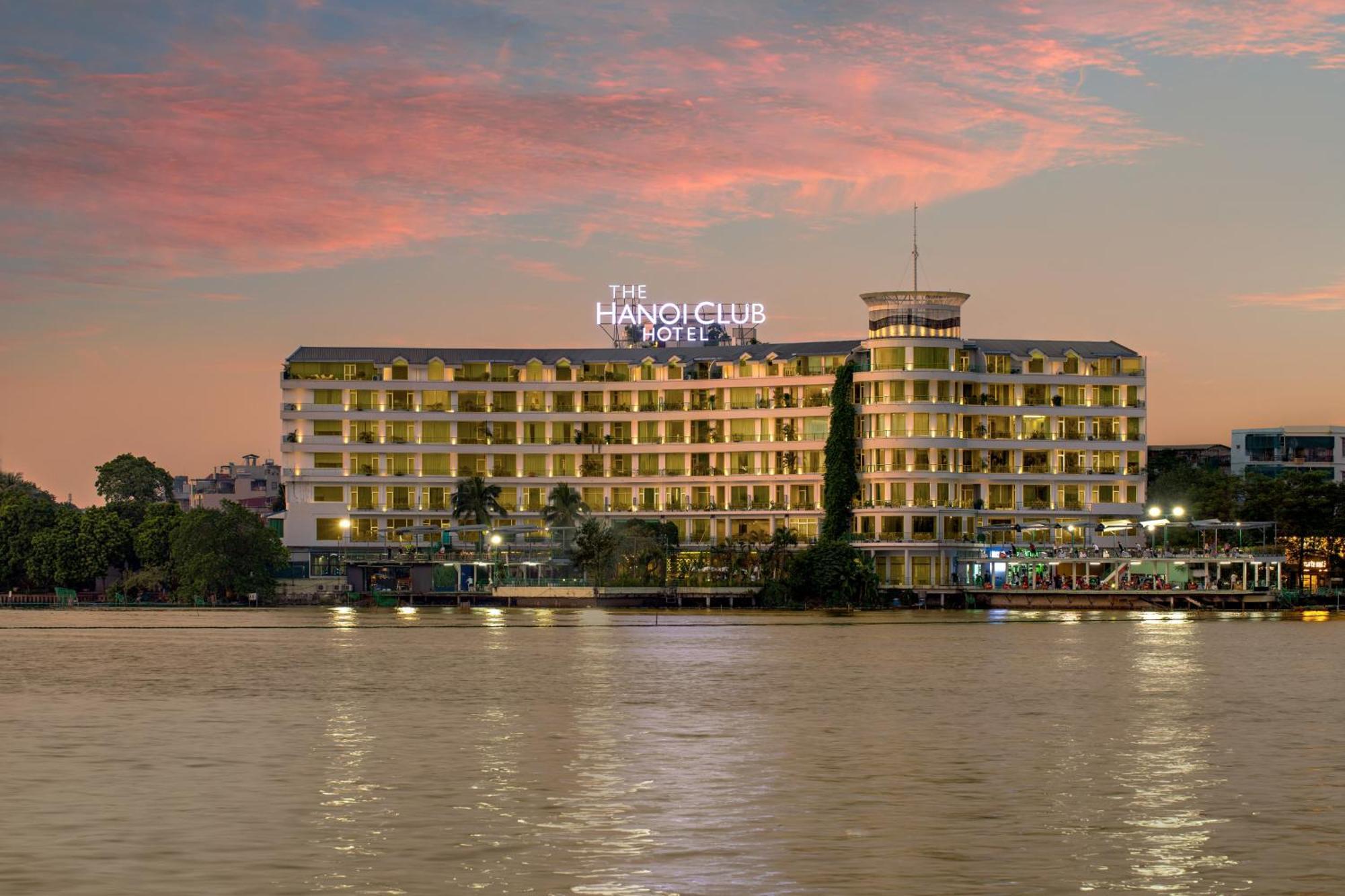 The Club & Residences Отель