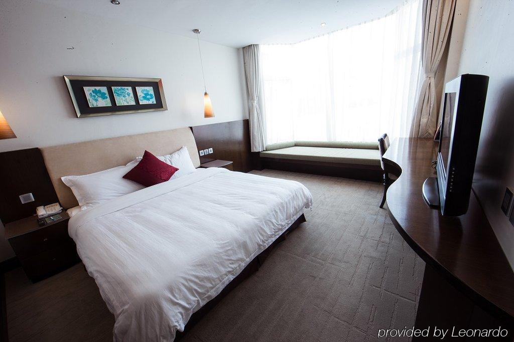 The Club & Residences Отель