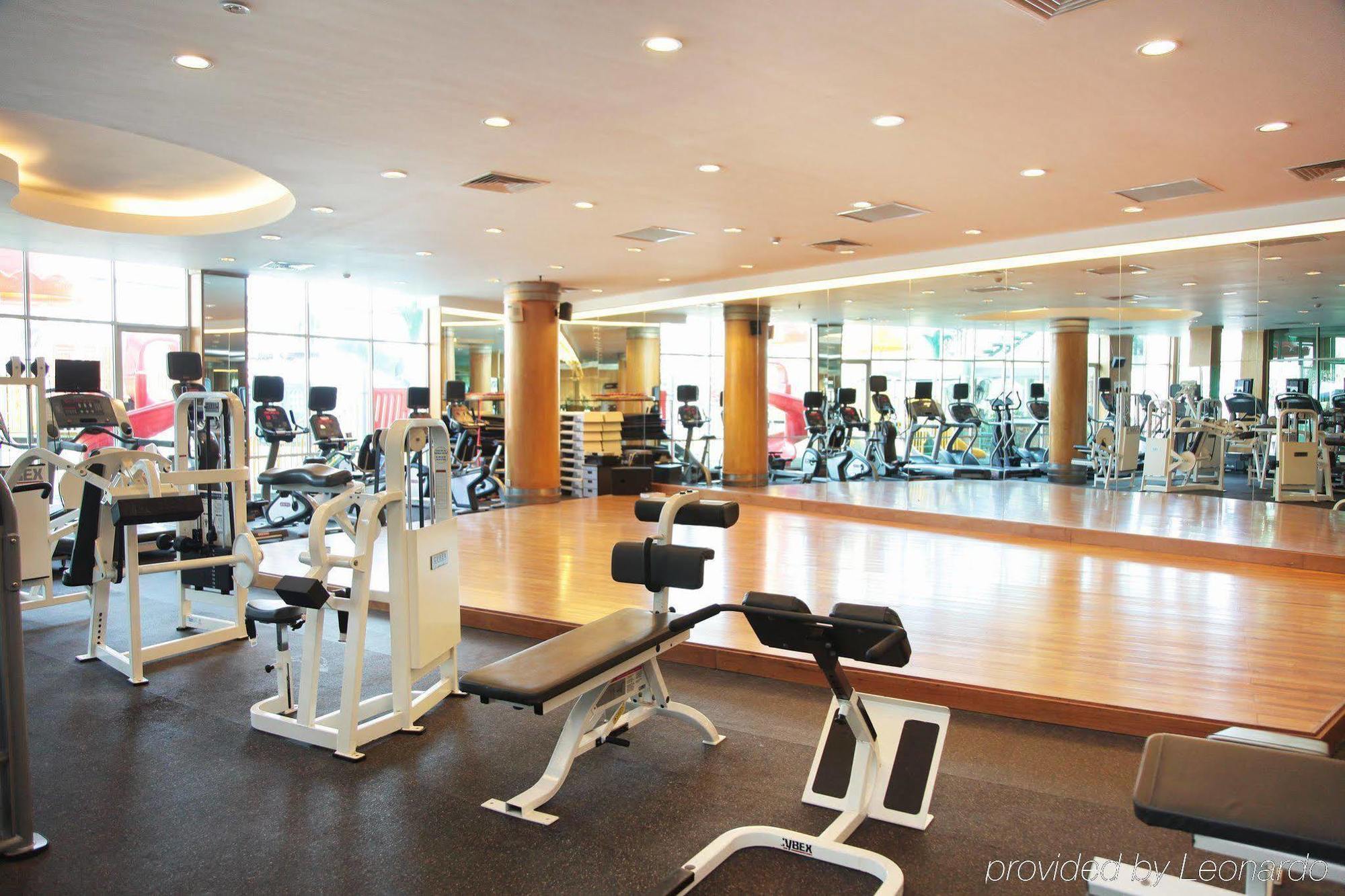 The Club & Residences Отель