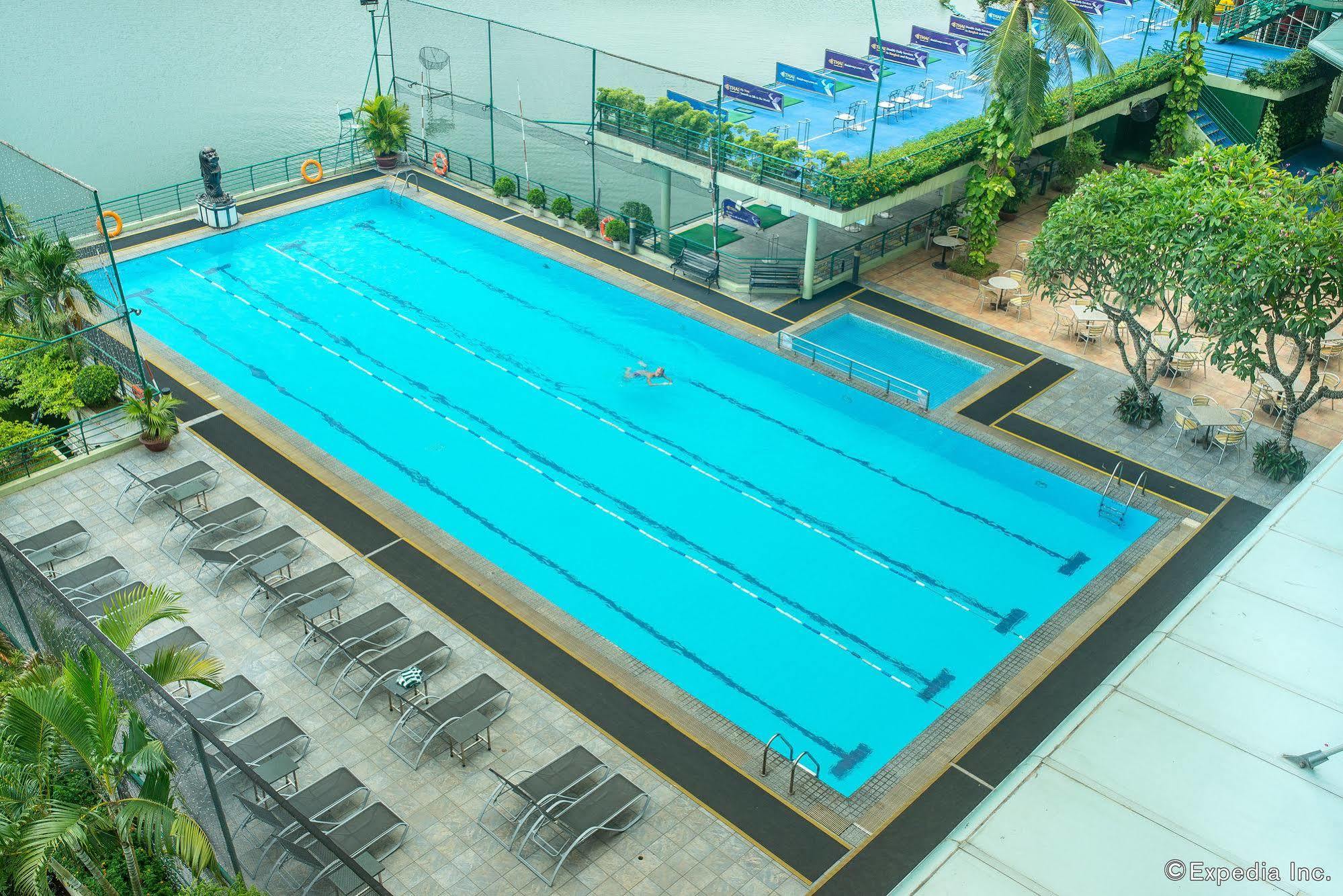 The Club & Residences Отель